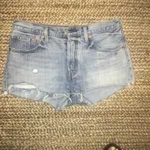 Levi’s light wash jean shorts